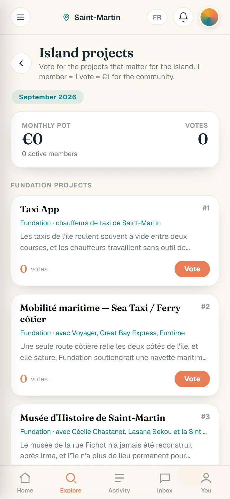 Projets de l’île : la cagnotte et les votes du mois, et des fiches projet pour une app de taxi, une navette maritime et un musée d’histoire, chacune avec un bouton Voter.